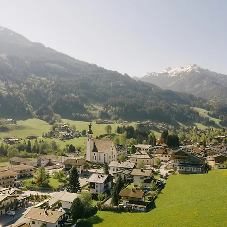 شقة In With Ski-in Out