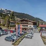 In With Ski-in Out Γιόχμπεργκ